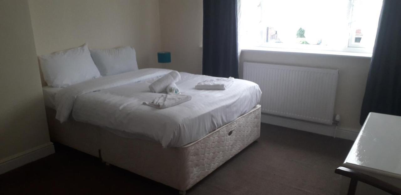 Green Village Guest House - Near Manchester Airport Sale Luaran gambar